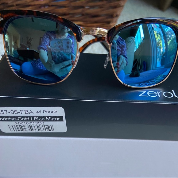 Sunglasses - Picture 5 of 8